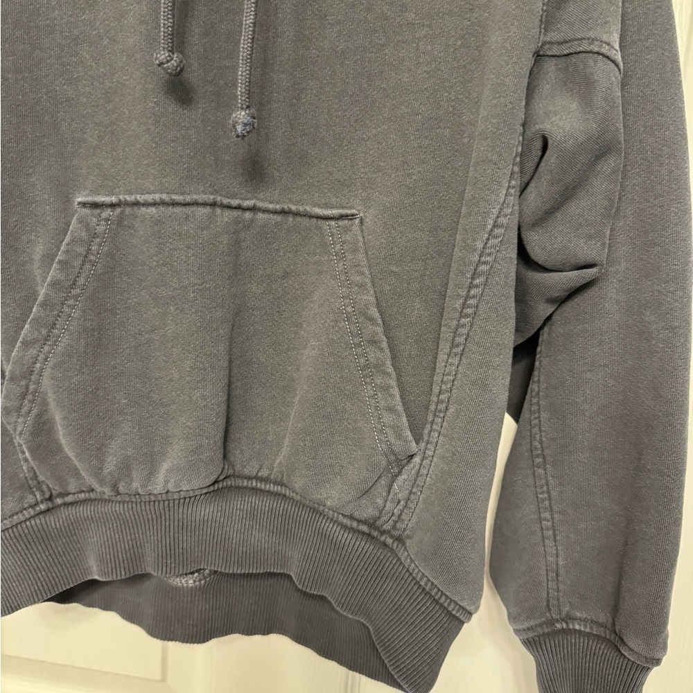 New - Madewell Terry Relaxed Raglan-Sleeve Sweatshirt. - Picture 7 of 10